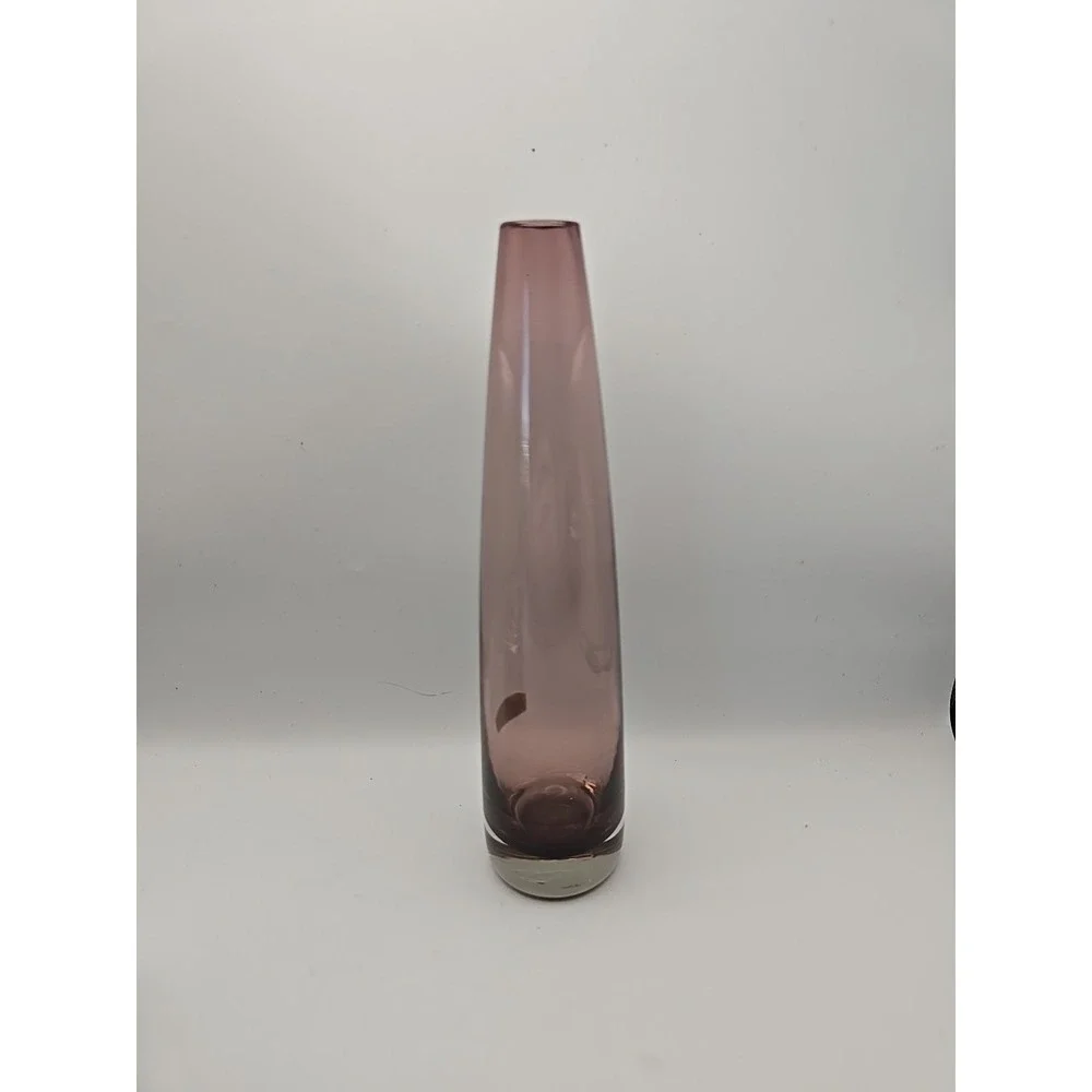 Beautiful Vintage Mid Century Peno Dwinger Amethyst Glass Bud Vase